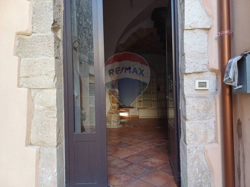 Casa indipendente a Chiaramonte gulfi in via Tommaso Chiavola, 46 - Foto 2