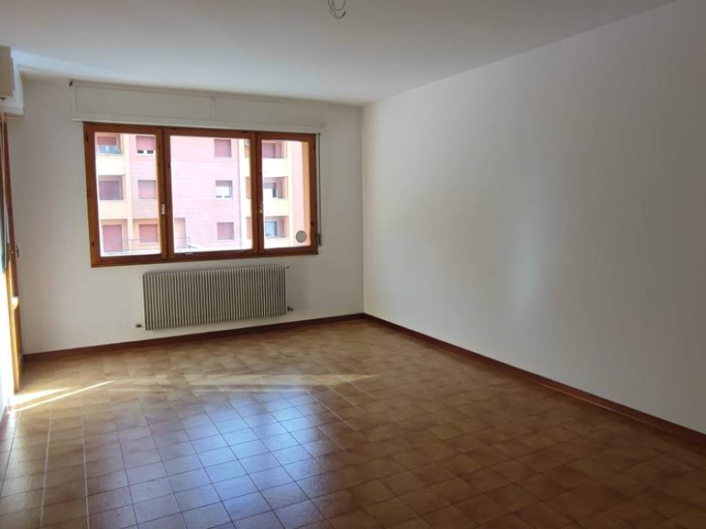 Appartamento a Perugia in Via Don Luigi Sturzo, 14 - Foto 4