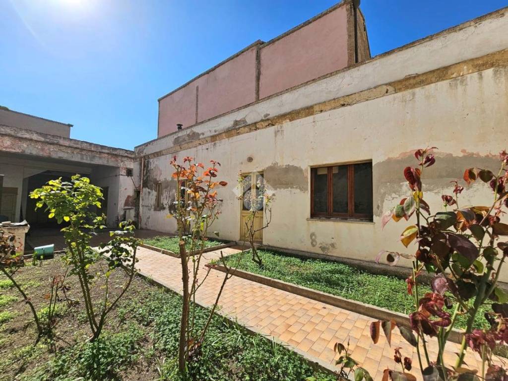 Casa indipendente a Quartu sant'elena in Via eligio porcu, 151 - Foto 5