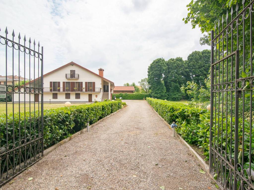 Villa a Vigevano in Corso Giacomo Brodolini, 82 - Foto 2