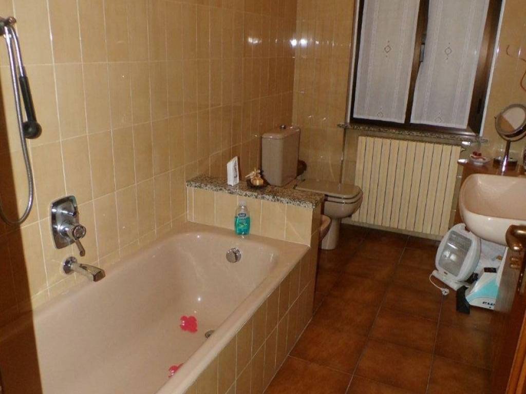 Casa indipendente a Brebbia in Via cavallotti - Foto 5