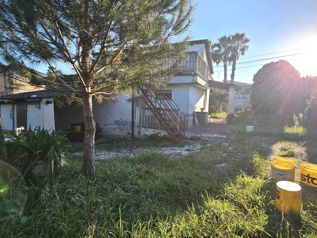 Villa a Aprilia in Via Fossignano - Foto 4