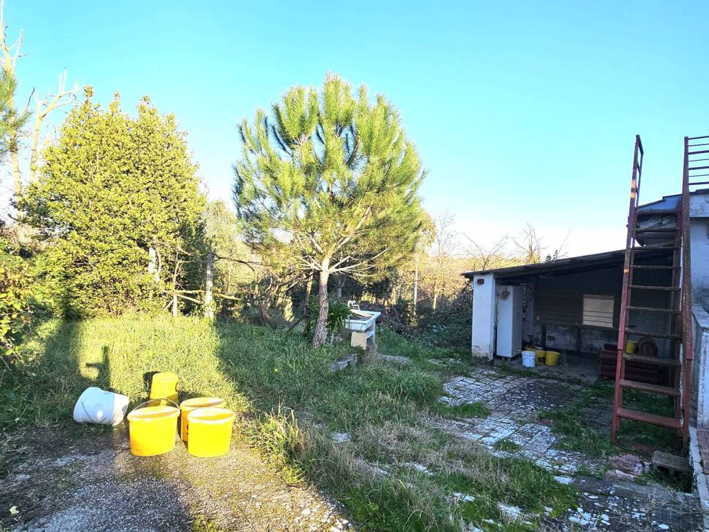Villa a Aprilia in Via Fossignano - Foto 5