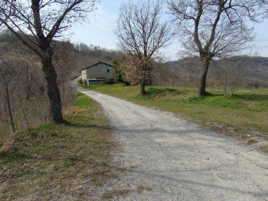 Rustico / casale a Cairo montenotte in Strada Sant'Anna, 32 - Foto 2