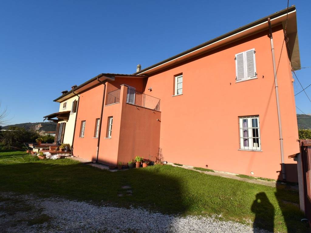 Villa a Seravezza in Via Vitale - Foto 3