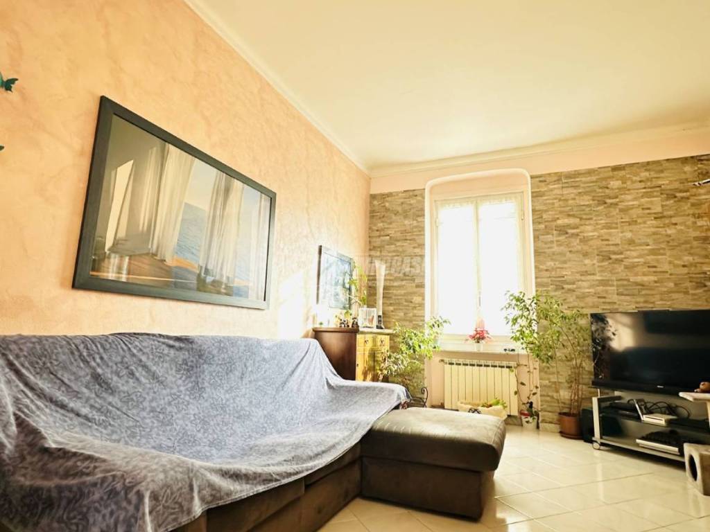 Appartamento a Genova in Via Luigi Carlo Farini 4 - Foto 2