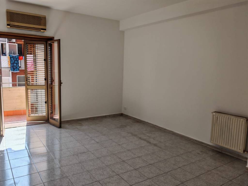Appartamento a Aci catena in Via Salvo D'Acquisto - Foto 2