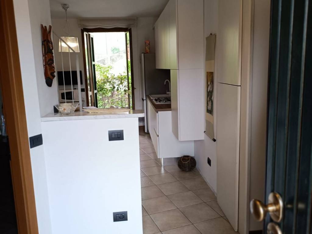 Appartamento a Azzate in Via Isonzo - Foto 4