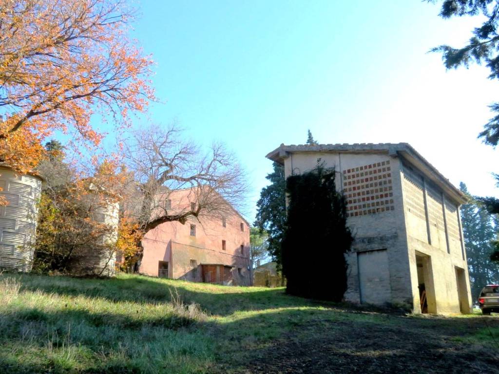 Rustico / casale a Tolentino in Contrada Sant'Angelo - Foto 3