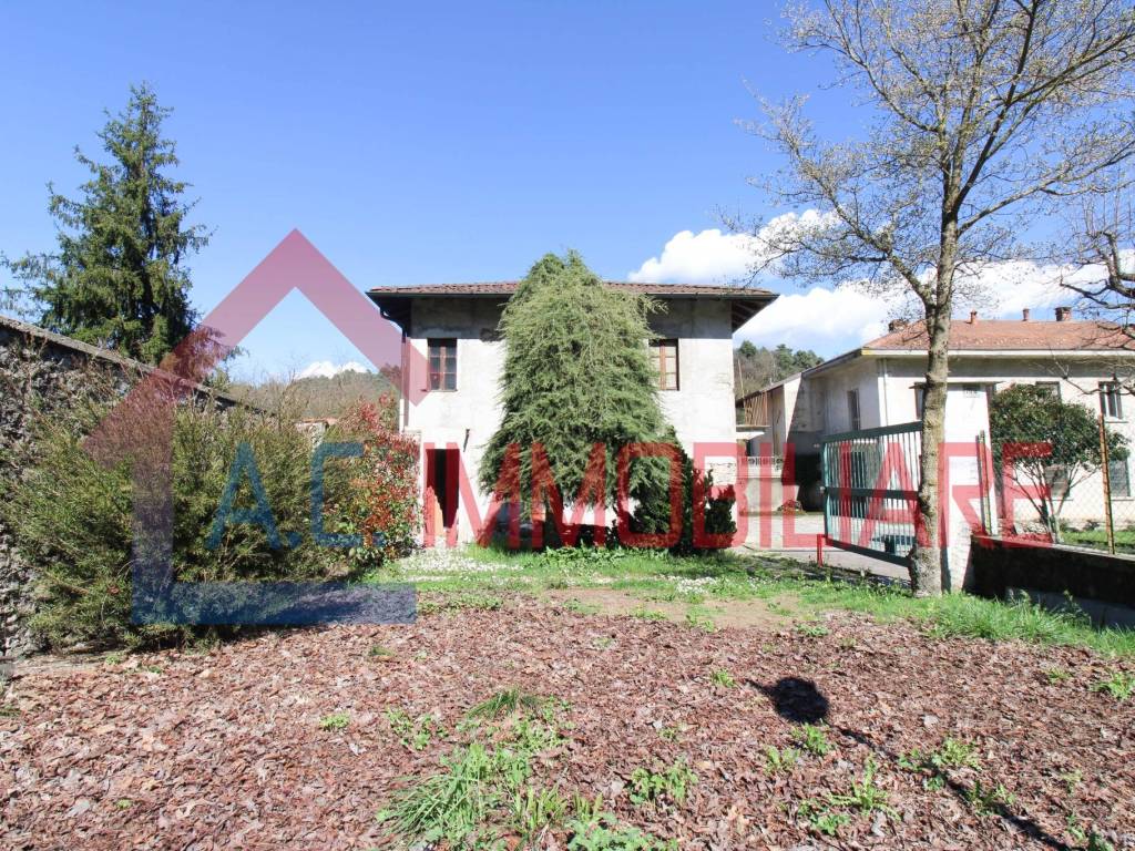 Villa a Vergiate in Via Corgeno, 70 - Foto 2