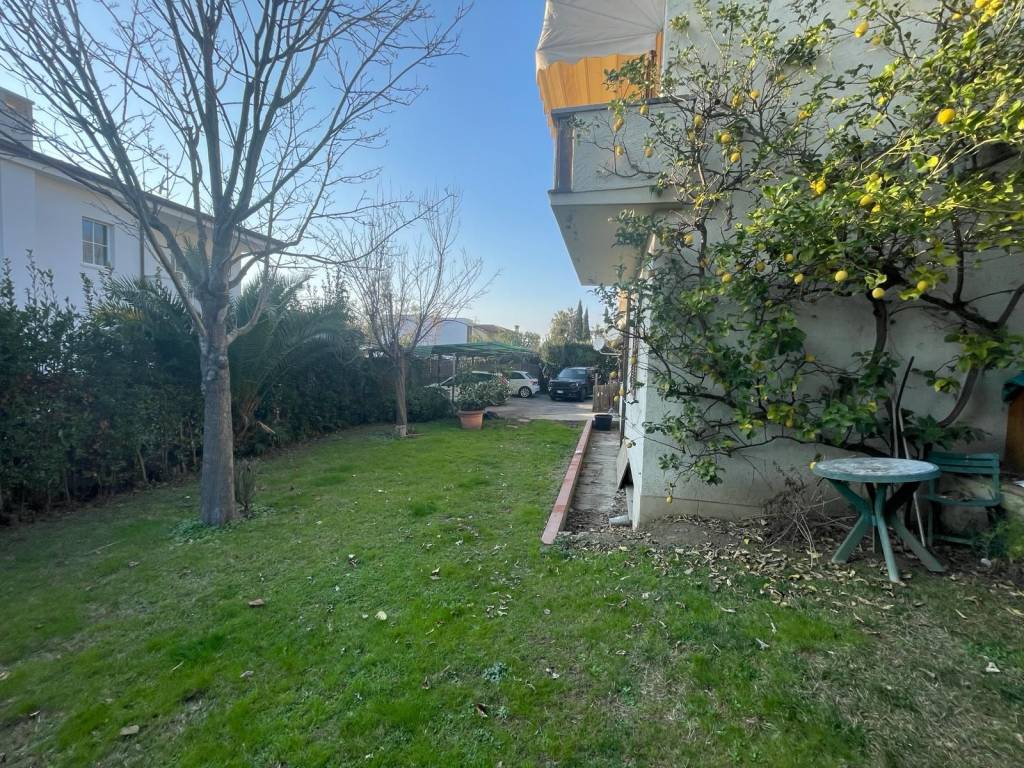 Villa a Forte dei marmi in Via dell'Acqua, 1 - Foto 2