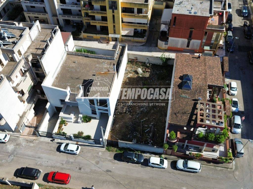 Terreno a Lizzanello in Via Guido Gozzano 6 - Foto 2
