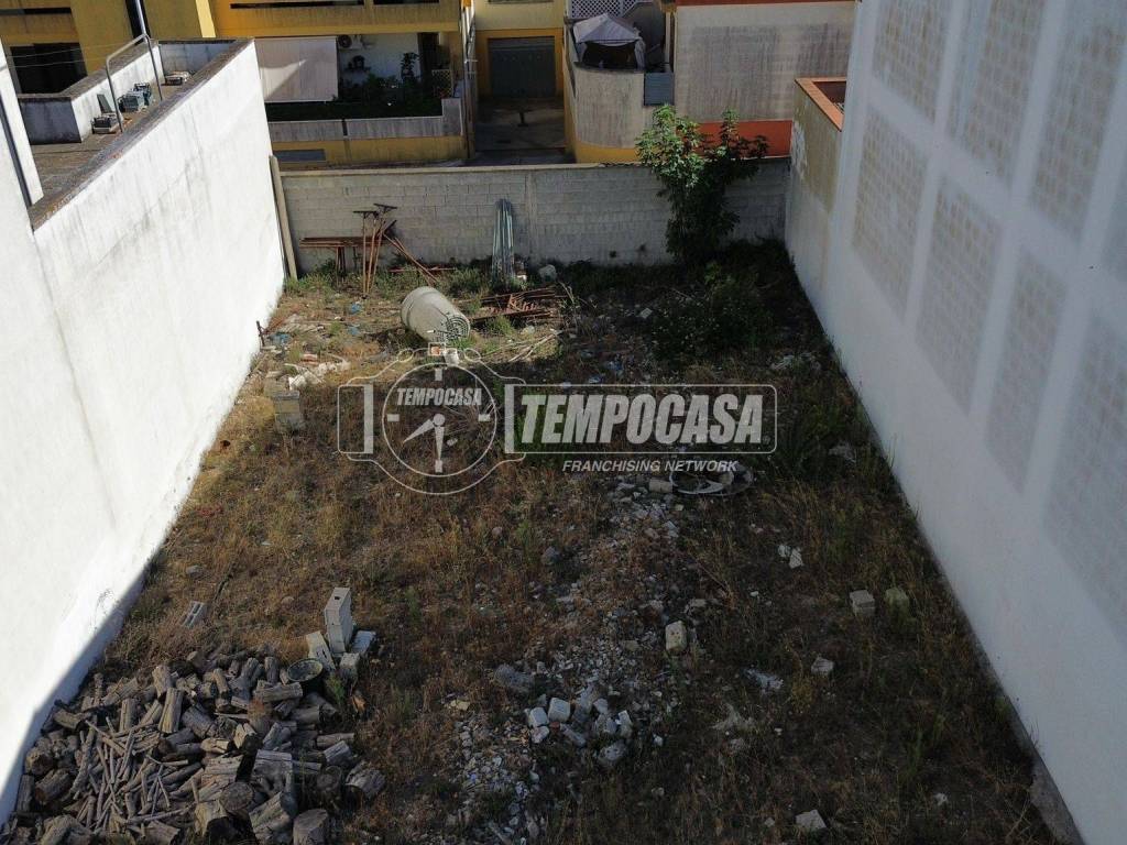 Terreno a Lizzanello in Via Guido Gozzano 6 - Foto 4