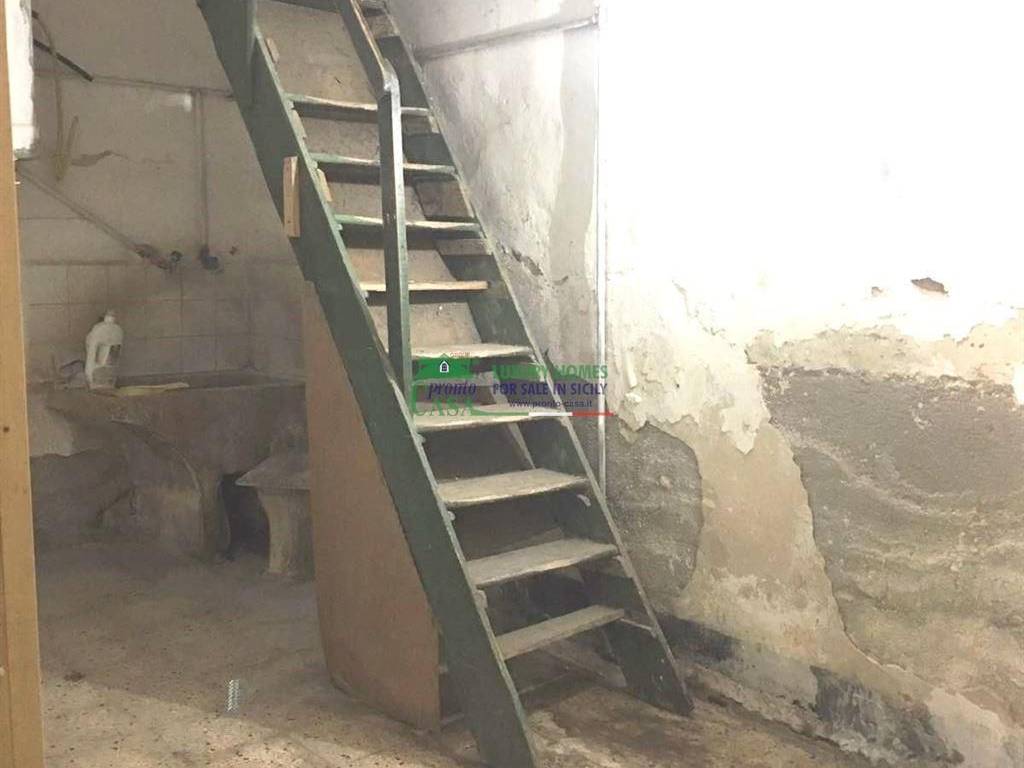 Casa indipendente a Comiso in VIA CIVILETTI ANGOLO VIA FIUME - Foto 4