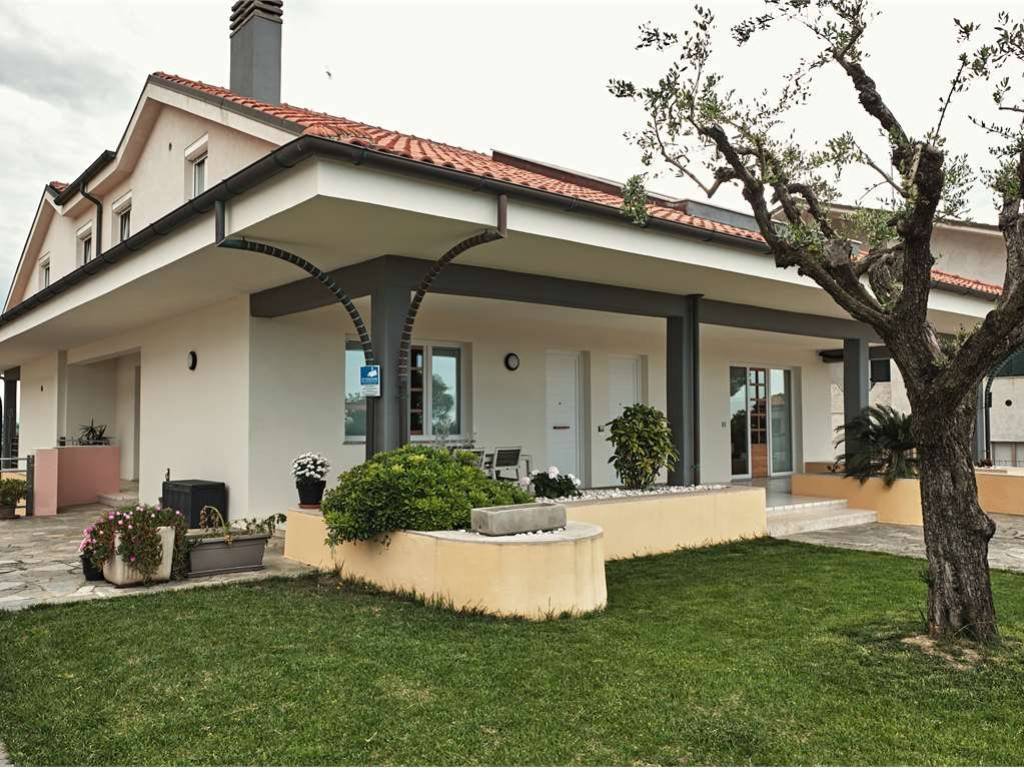 Appartamento a Trecastelli in via Croce, 49 - Foto 2