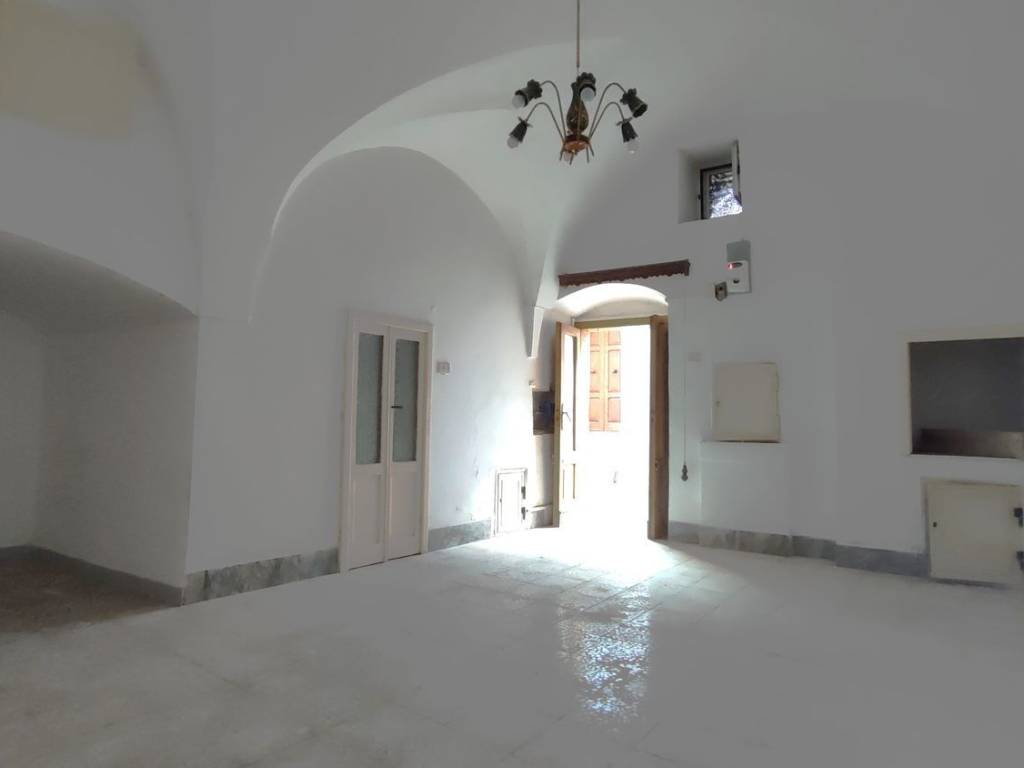 Appartamento a Ceglie messapica in Vico V Santoro Urgesi s.n.c - Foto 2