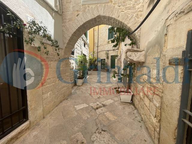 Palazzo / stabile a Trani in Via Porta Antica, 19 - Foto 5