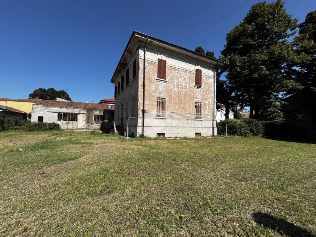 Villa a Pegognaga in Via Cesare Battisti, 31 - Foto 2