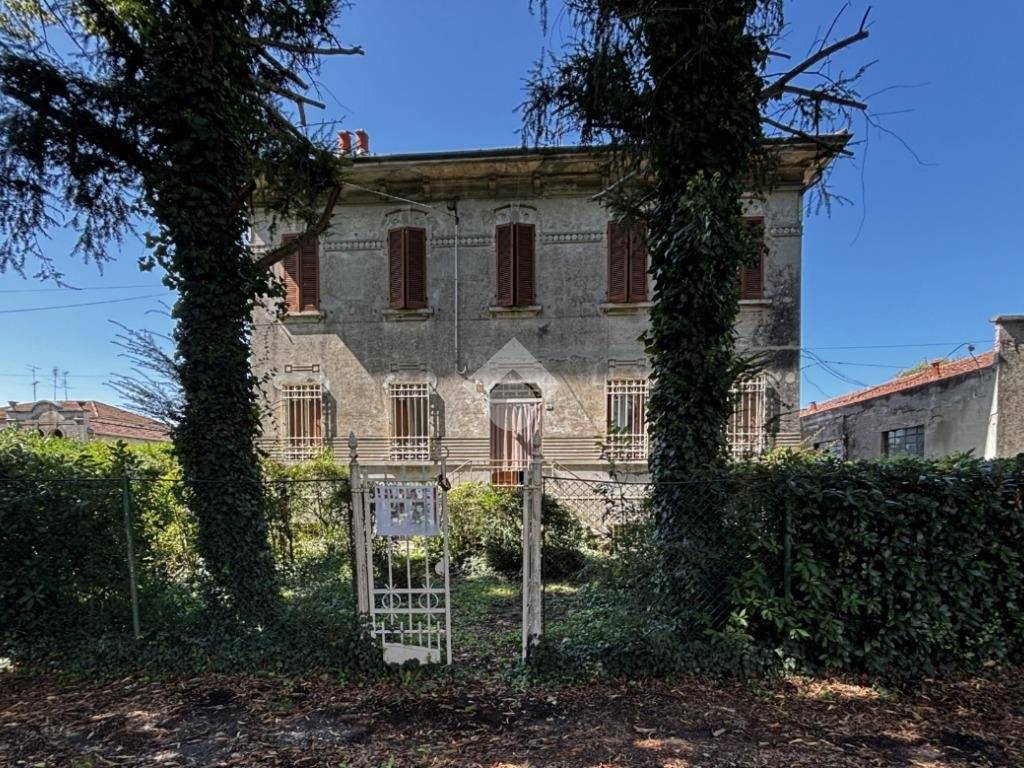 Villa a Pegognaga in Via Cesare Battisti, 31 - Foto 3