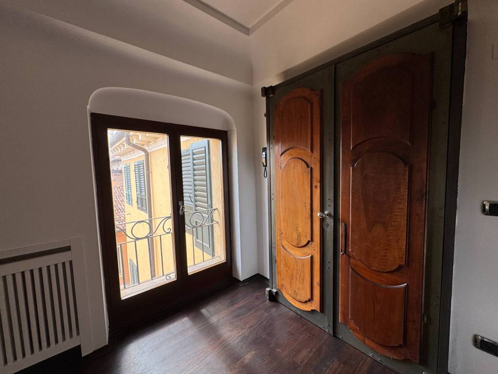 Appartamento a Verona in Corso Sant'Anastasia - Foto 2