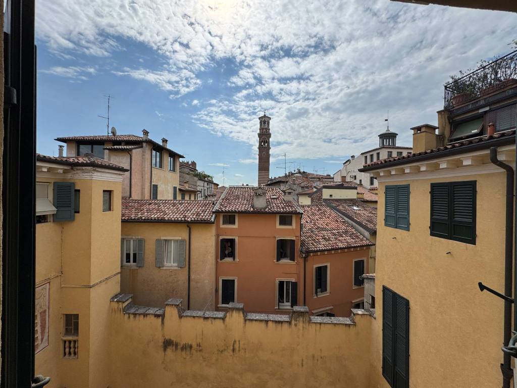 Appartamento a Verona in Corso Sant'Anastasia - Foto 3