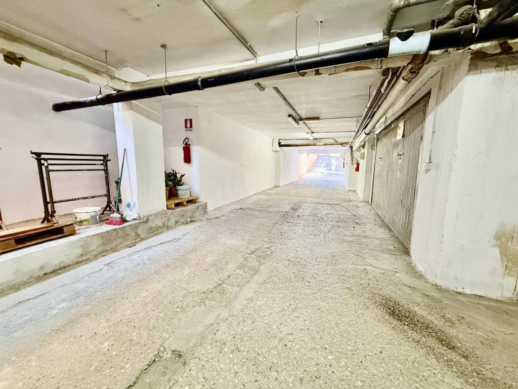 Box / garage a Ladispoli in Via Amalfi - Foto 4