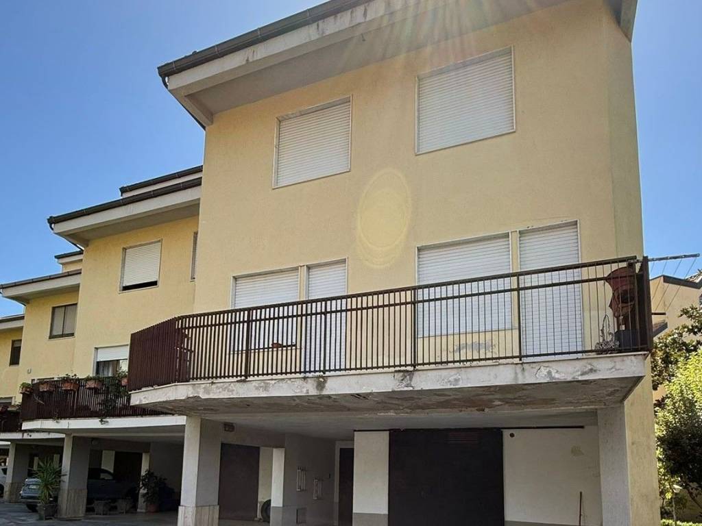 Villetta a schiera a Lamezia terme in Via Saverio d'Ippolito - Foto 2