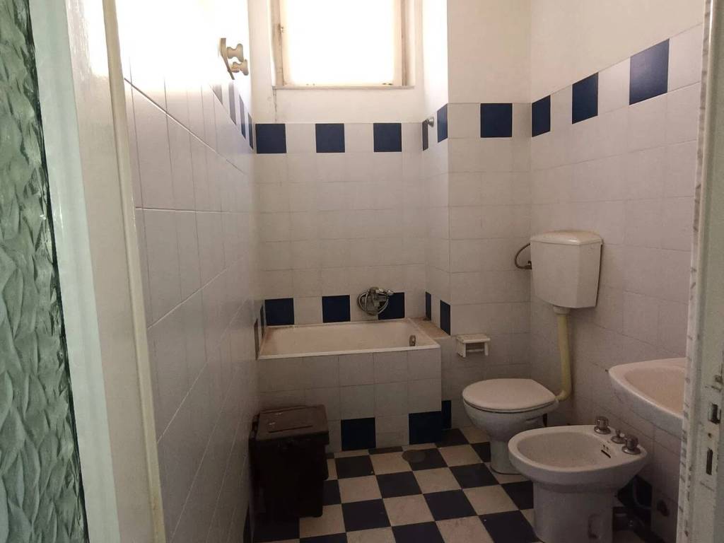 Appartamento a Barletta in Piazza Federico Ii Di Svevia, 28 - Foto 4