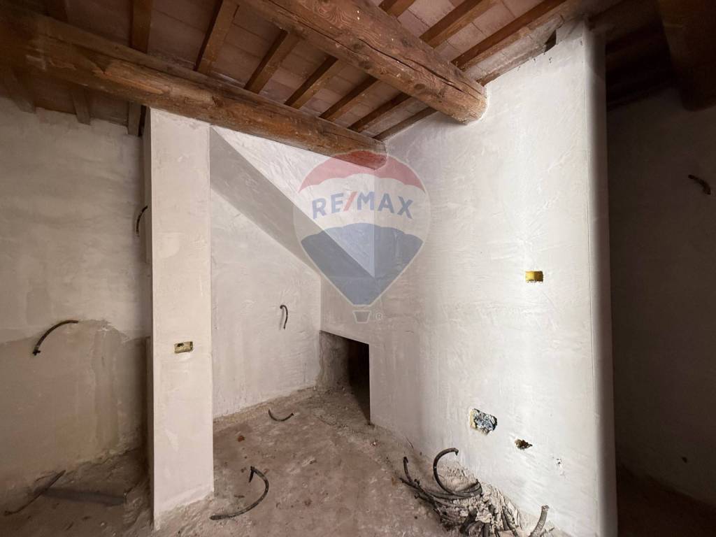 Casa indipendente a Foligno in LOC. BELFIORE - Foto 4