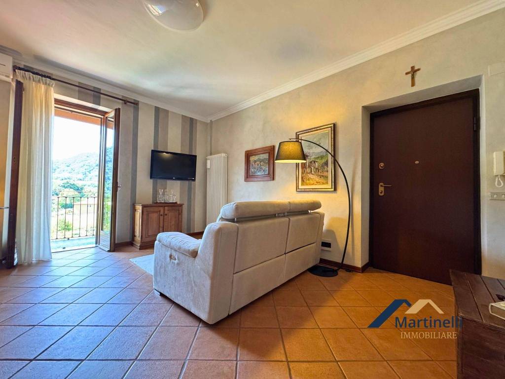 Appartamento a Borgosesia in Via Mombarone, 25 - Foto 2