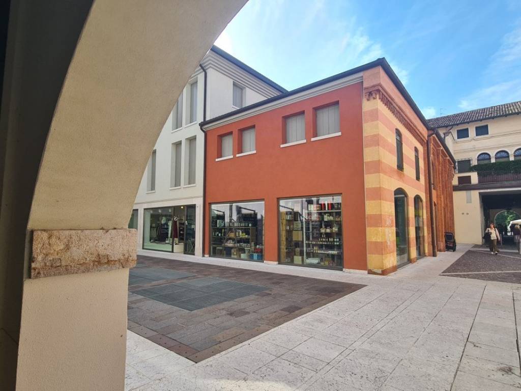 Immobile a Castelfranco veneto in Piazza Giorgione - Foto 2