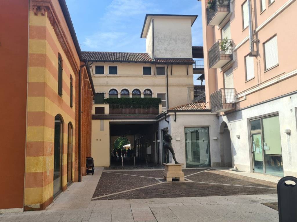 Immobile a Castelfranco veneto in Piazza Giorgione - Foto 3