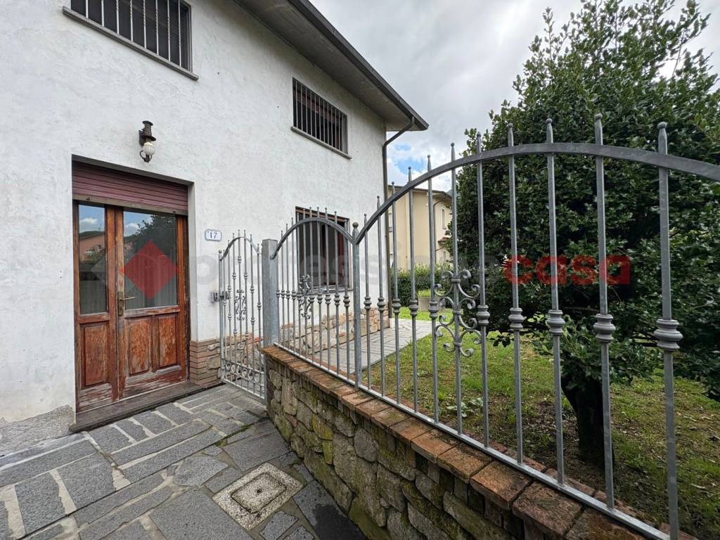 Villa a Barga in Via delle File, 5 - Foto 2