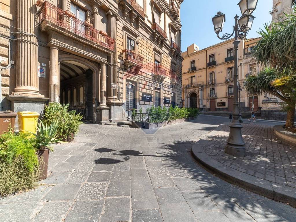 Appartamento a Catania in Piazza San Francesco D'assisi, 11 - Foto 2