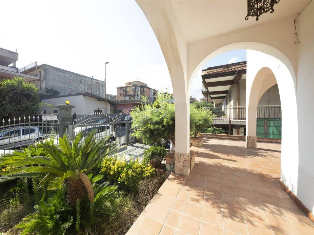 Villa a Gravina di catania in via donato bramante, 17 - Foto 2