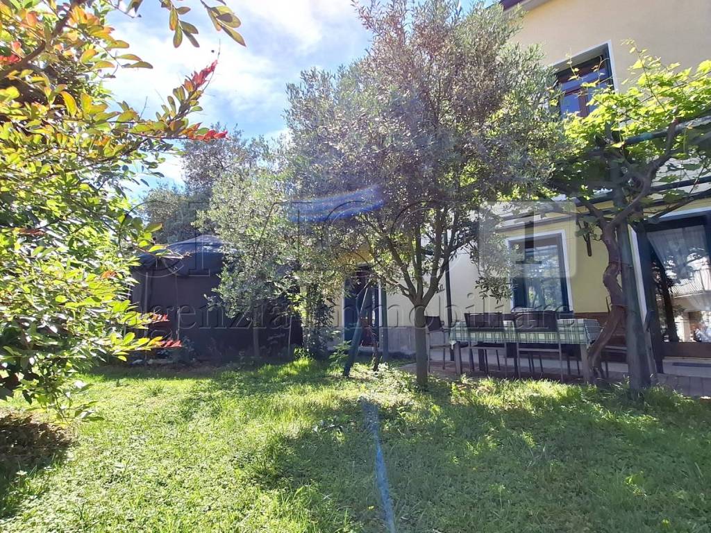 Villetta a schiera a Montegalda in Via Monsignor Igino Strazzacappa - Foto 2