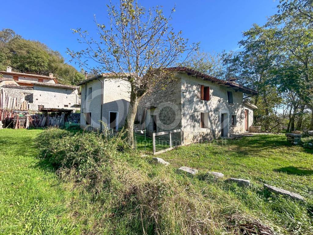 Rustico / casale a Forgaria nel friuli in Via Lendrania - Foto 2