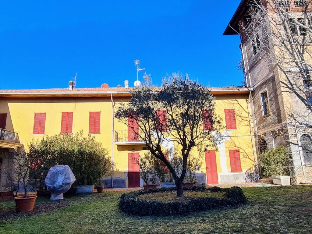 Villa a Gorla minore in Via Roma, 29 - Foto 3