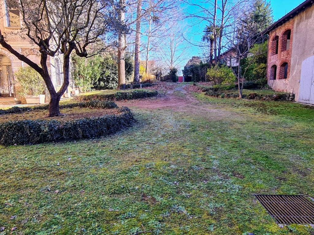 Villa a Gorla minore in Via Roma, 29 - Foto 5