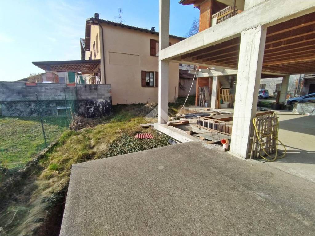 Casa indipendente a Casatenovo in Via Giovenigo, 3 - Foto 4