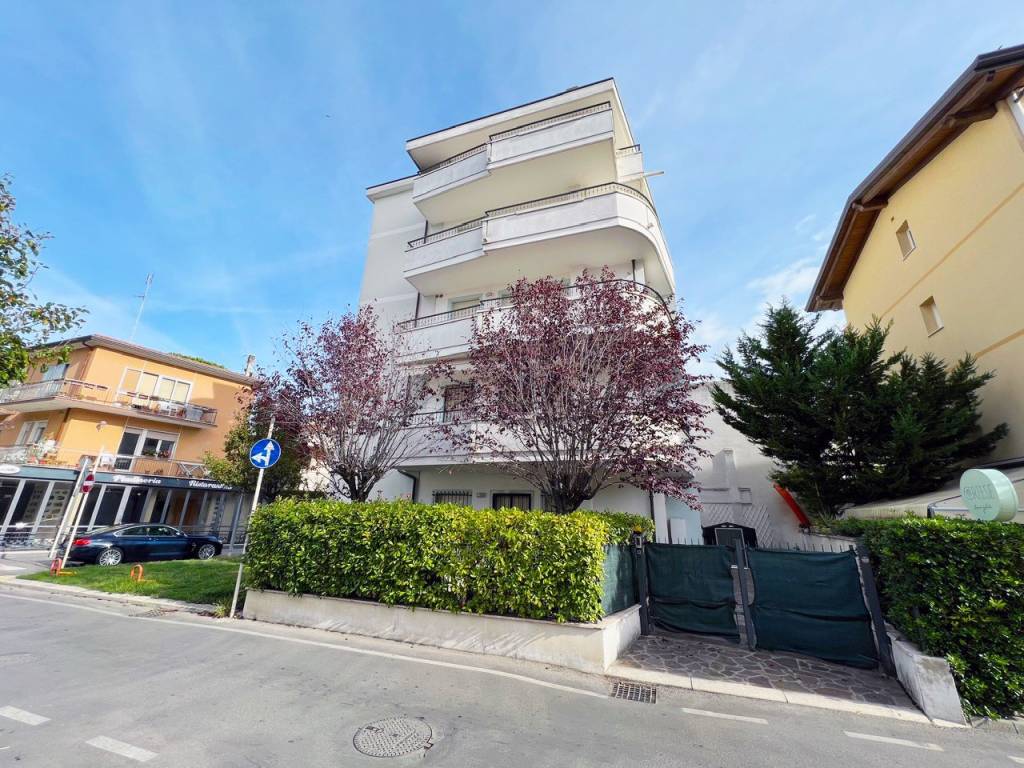 Attico / mansarda a Riccione in Viale Goffredo Mameli, 11 - Foto 2