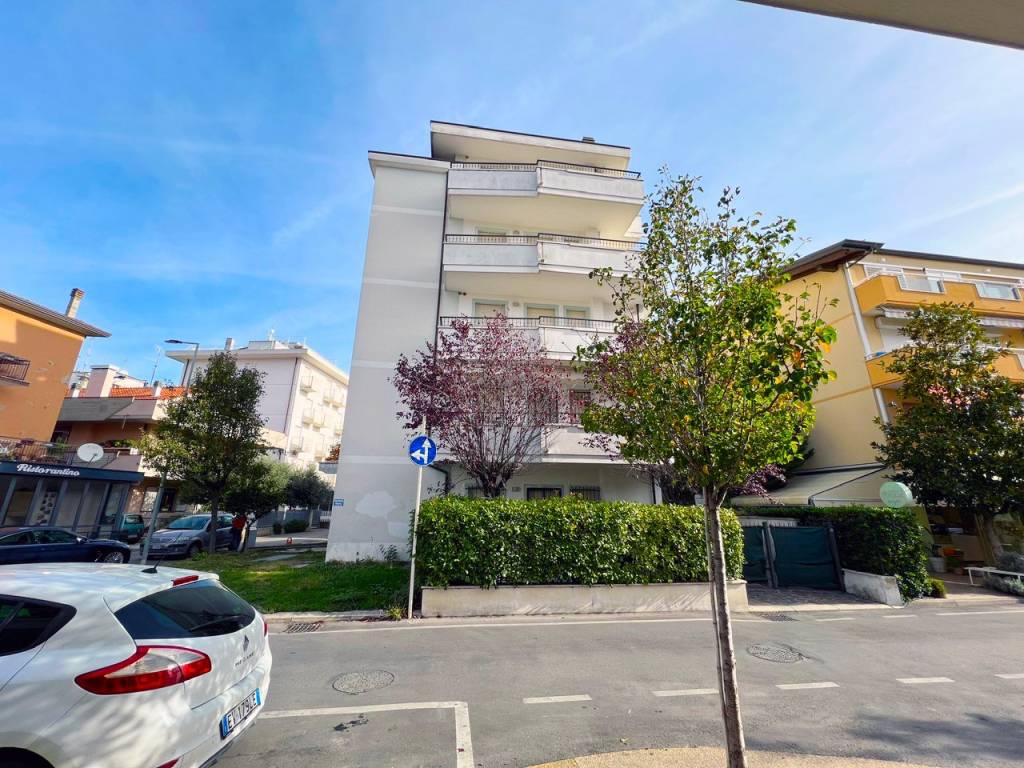 Attico / mansarda a Riccione in Viale Goffredo Mameli, 11 - Foto 5
