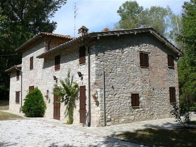 Rustico / casale a Perugia in Strada Provinciale di Pantano - Foto 3