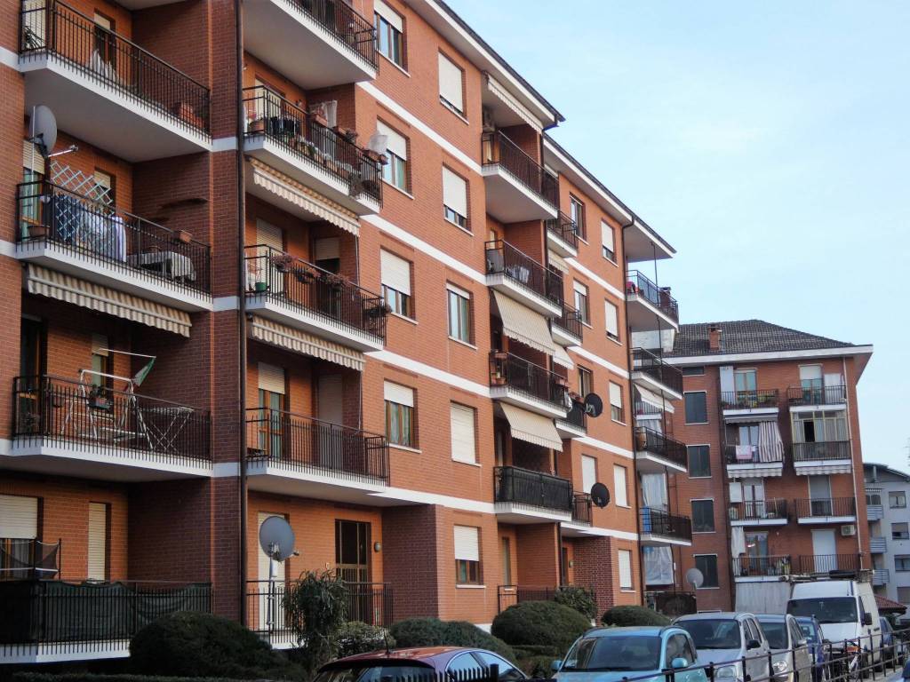 Appartamento a Bra in Via Giovanni Pascoli - Foto 2