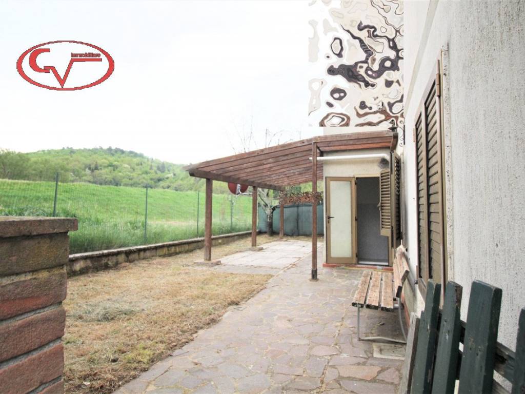 Appartamento a Bucine in Via del Castagno - Foto 2