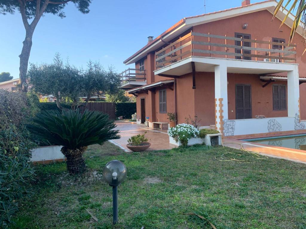 Villa a Ladispoli in Via del Sagittario - Foto 3