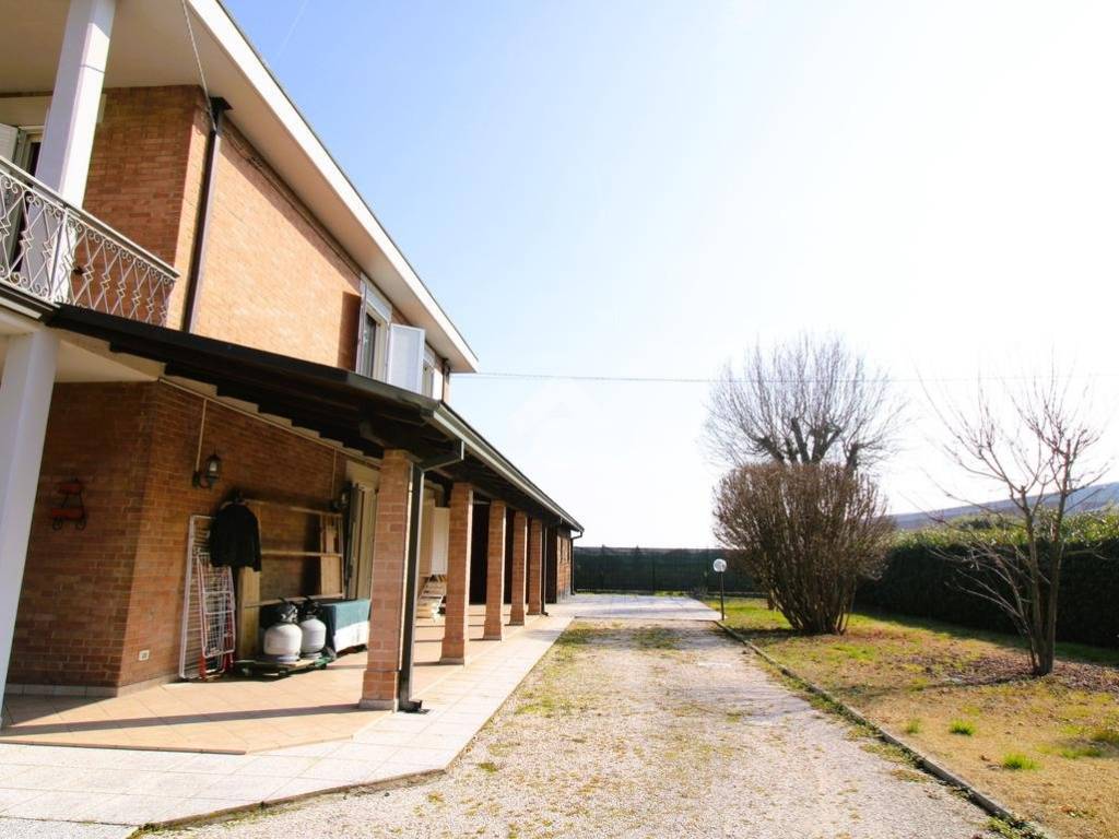 Casa indipendente a Cavezzo in Via cavour, 2 - Foto 2