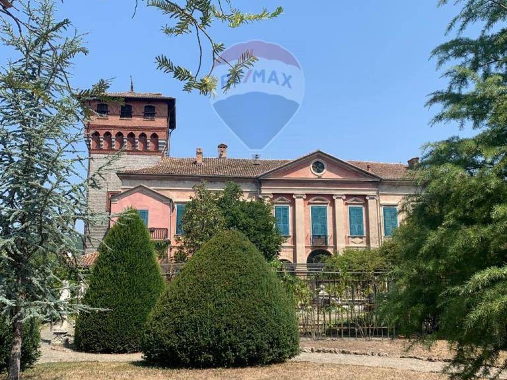 Palazzo / stabile a Bubbio in Piazza Castello, 1 - Foto 4