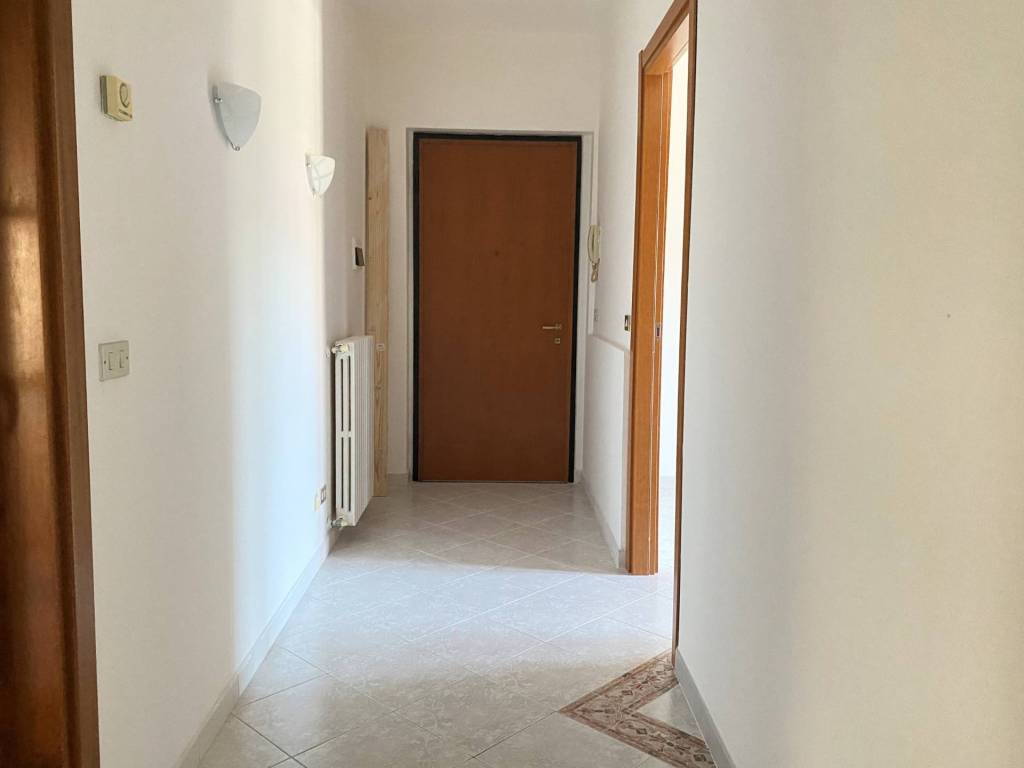 Appartamento a Catanzaro in viale Crotone, 144 - Foto 3