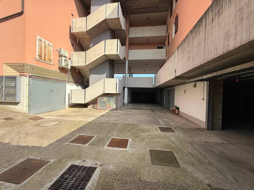 Box / garage a Lavagno in Viale San Gaspare Bertoni, 3 - Foto 4